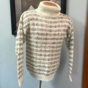 Silvercord sweater